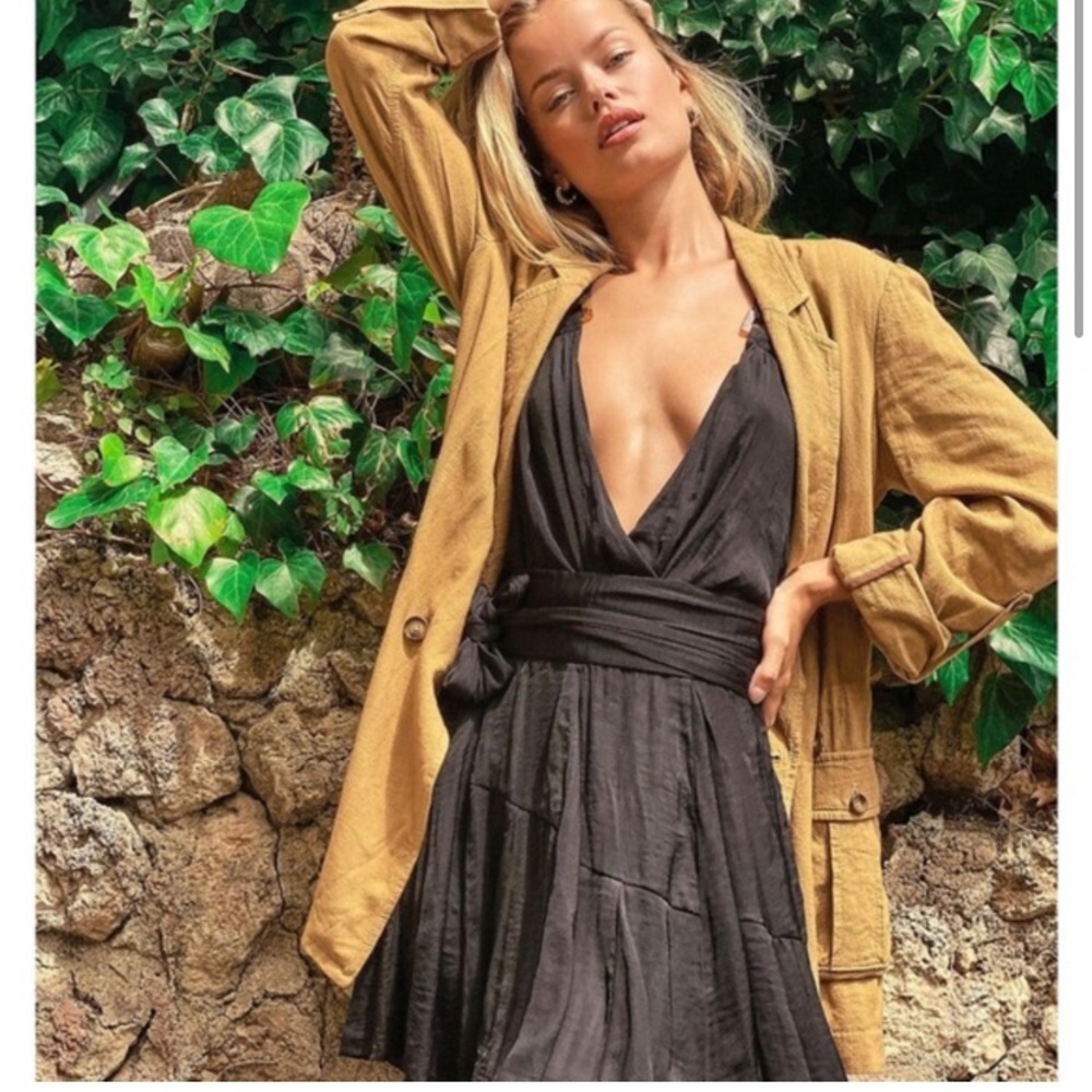 FP Zuri Set VEUC in XS Black